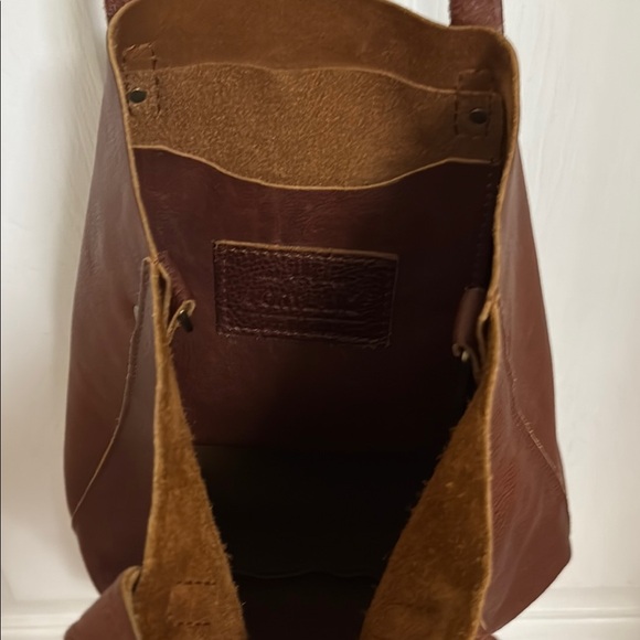 Portland Leather Crossbody Bag - Picture 3 of 3